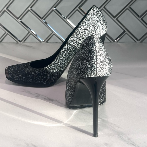 STELLA MCCARTNEY PUMPS/ HEELS SIZE 38.5 NAVY/BLACK PRINTED PUMPS - Picture 5 of 16